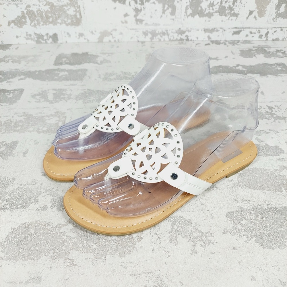 NEW Dolce Vita Gotie White Laser Cut Thong Studded Sandals W832 - Picture 2 of 7